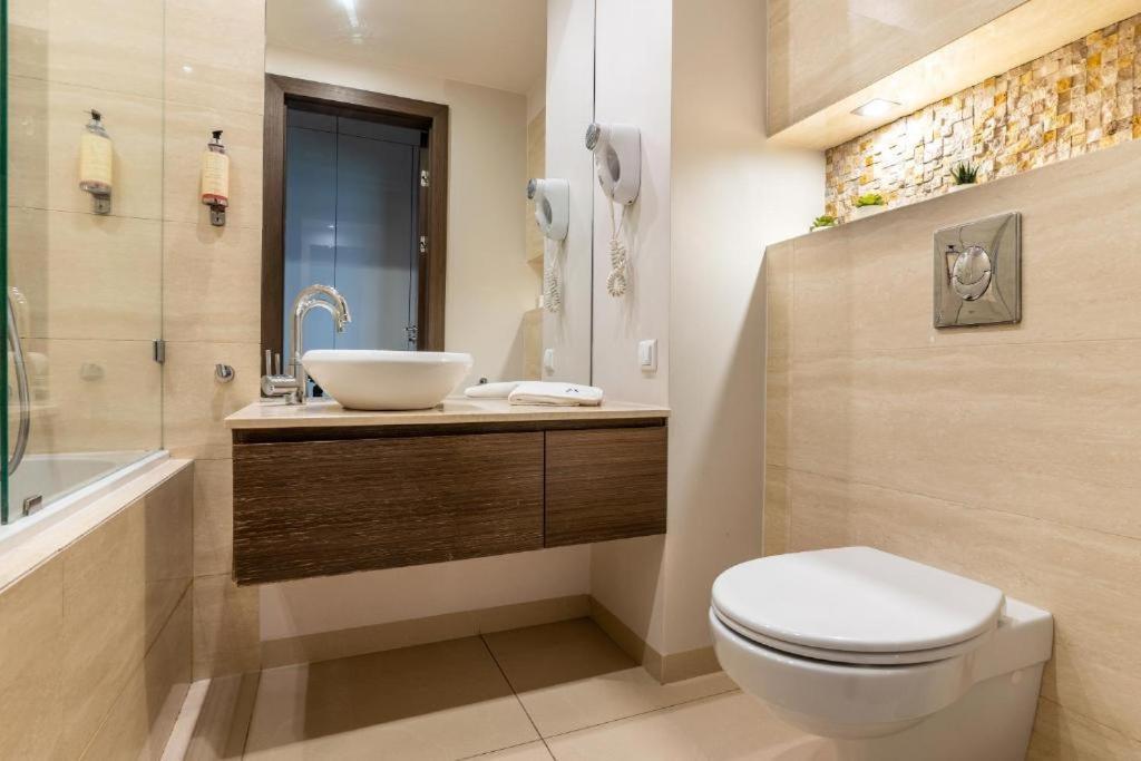 Platinum Tower - City Center - Golden Apartments 바르샤바 외부 사진