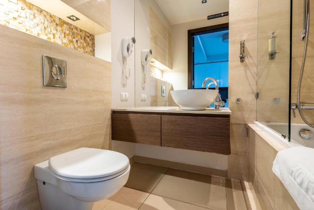 Platinum Tower - City Center - Golden Apartments 바르샤바 외부 사진