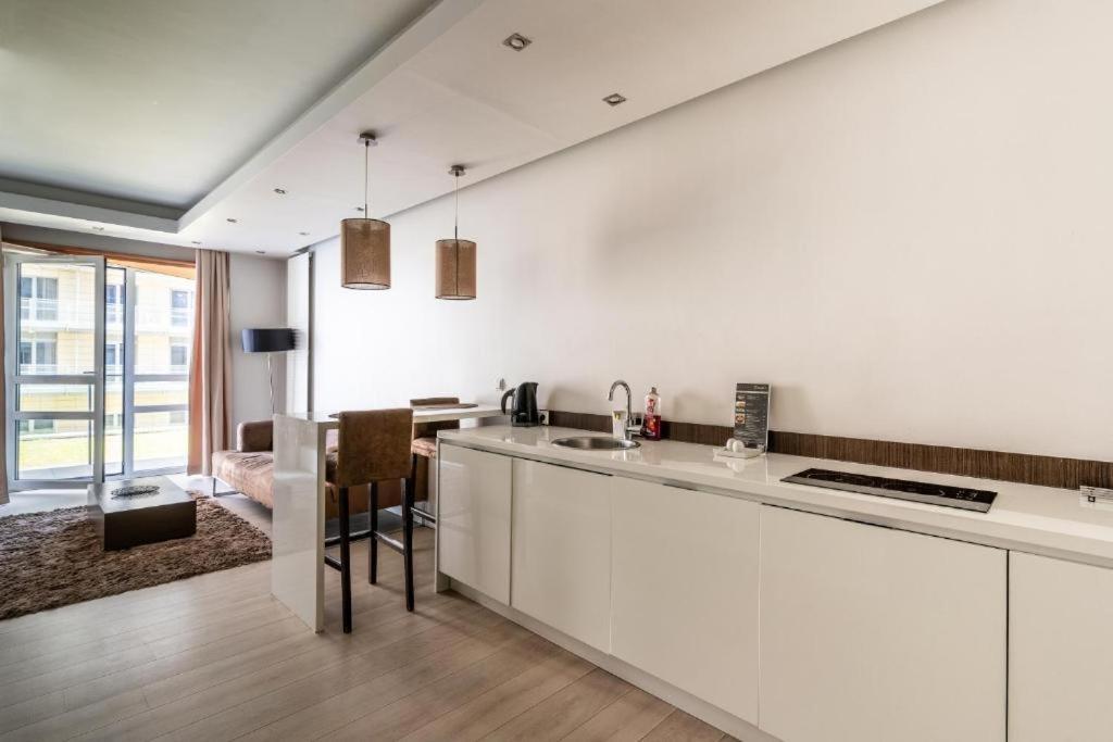 Platinum Tower - City Center - Golden Apartments 바르샤바 외부 사진