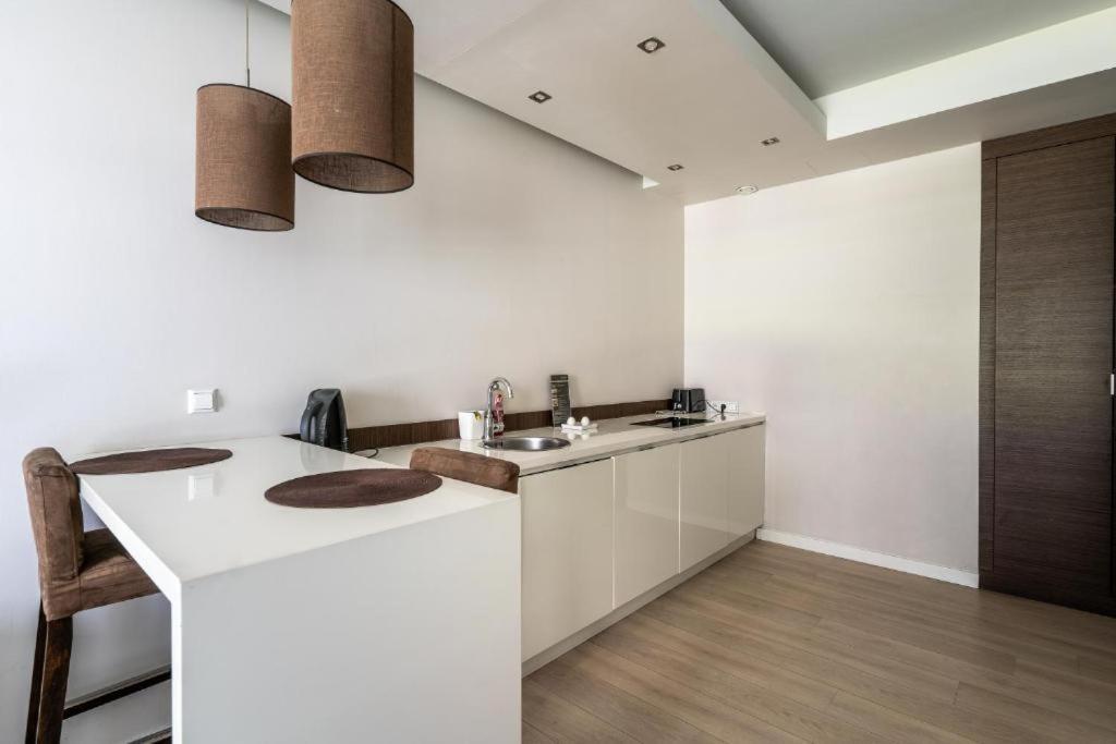 Platinum Tower - City Center - Golden Apartments 바르샤바 외부 사진