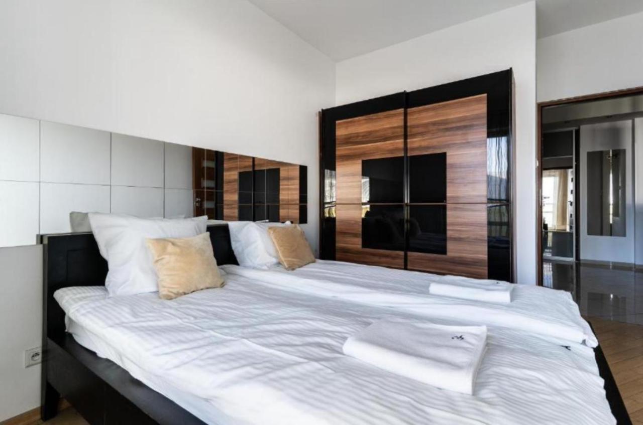 Platinum Tower - City Center - Golden Apartments 바르샤바 외부 사진