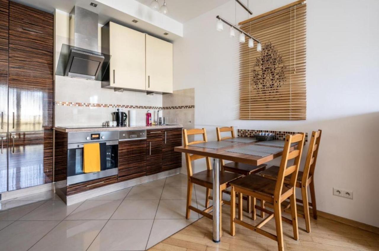 Platinum Tower - City Center - Golden Apartments 바르샤바 외부 사진