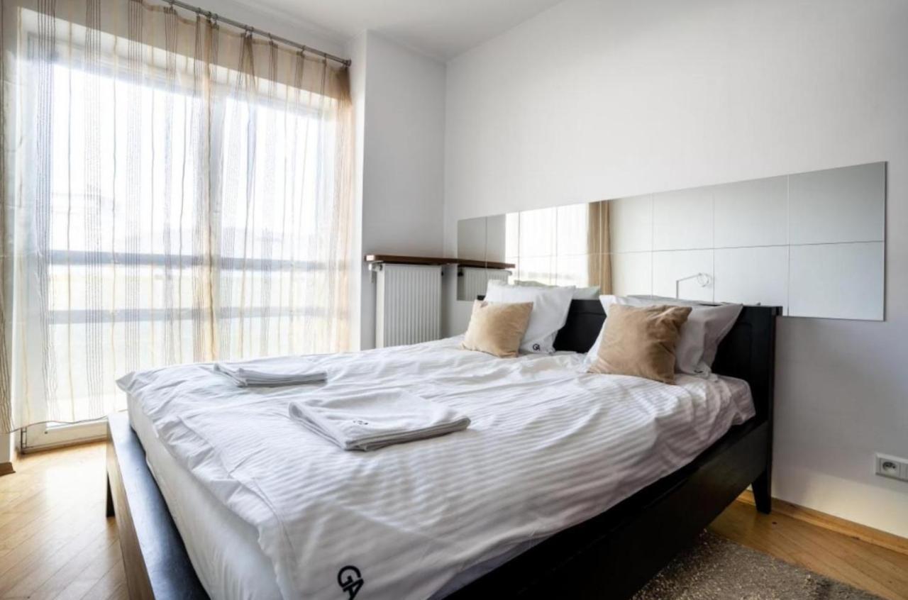 Platinum Tower - City Center - Golden Apartments 바르샤바 외부 사진
