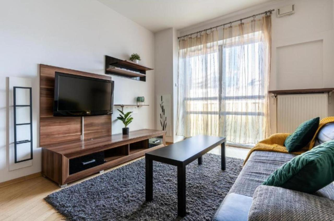 Platinum Tower - City Center - Golden Apartments 바르샤바 외부 사진